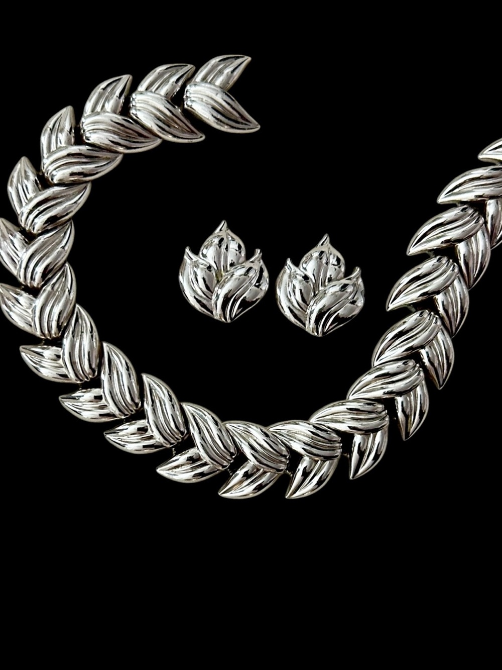 Vintage Trifari Necklace Set Dimensional Polished Silver Tone Leaf Flame